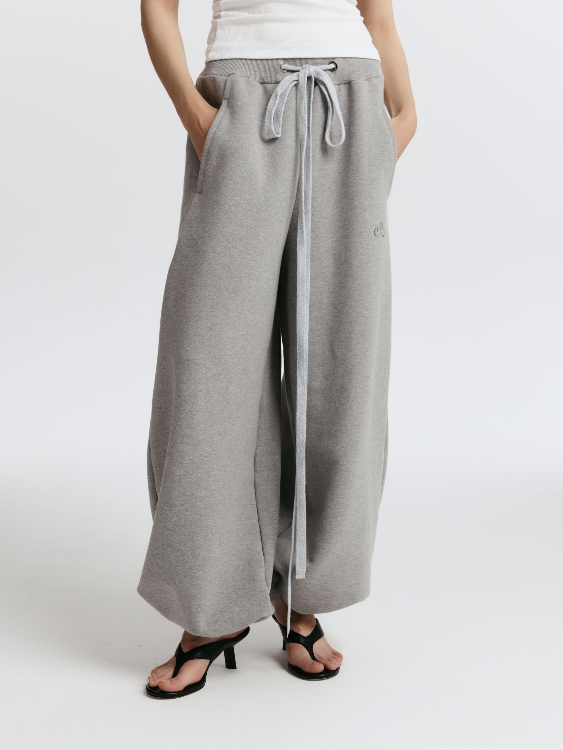 Брюки широкие унисекс с акцентным  шнуром